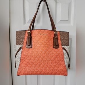 Michael Kors Voyager East West Tote Bag